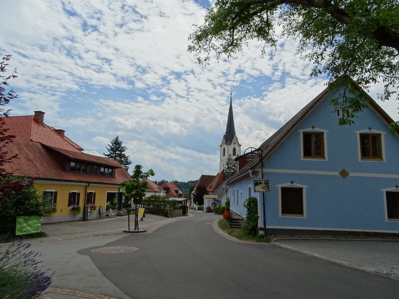 ملف:Hitzendorf Ortsdurchfahrt.jpg
