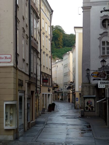 ملف:Kranzlmarkt (Salzburg).JPG