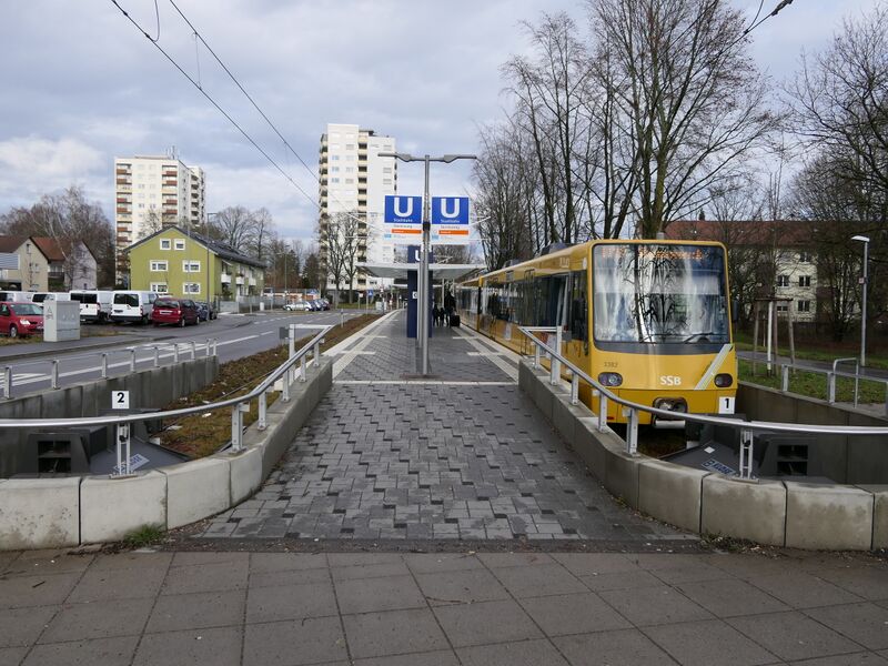 ملف:Stadtbahnhaltestelle Dürrlewang.jpg