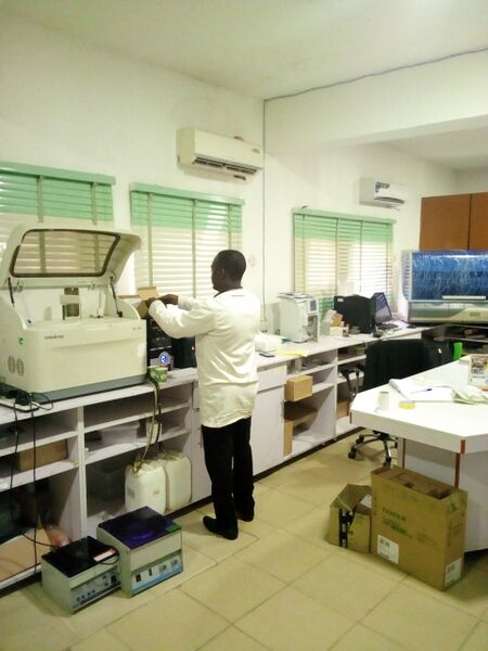 ملف:BIOMEDICAL SCIENTIST 01.jpg