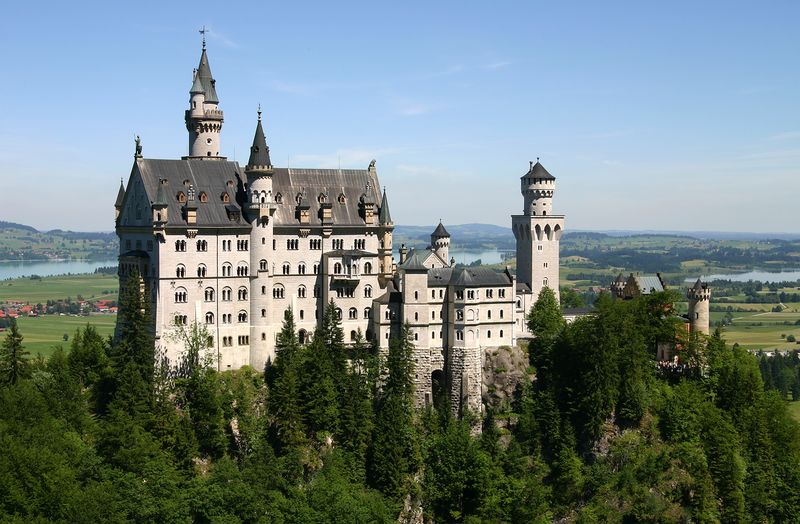 ملف:Castle Neuschwanstein.jpg