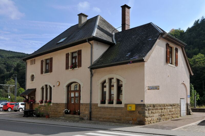 ملف:Gare Giewelsmillen.jpg