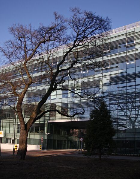 ملف:Gmach Wydziału MiNI.jpg