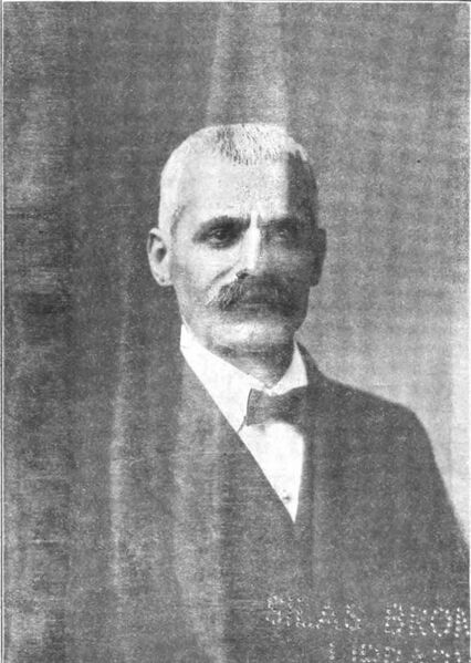 ملف:Michal Rustum Portrait.jpg