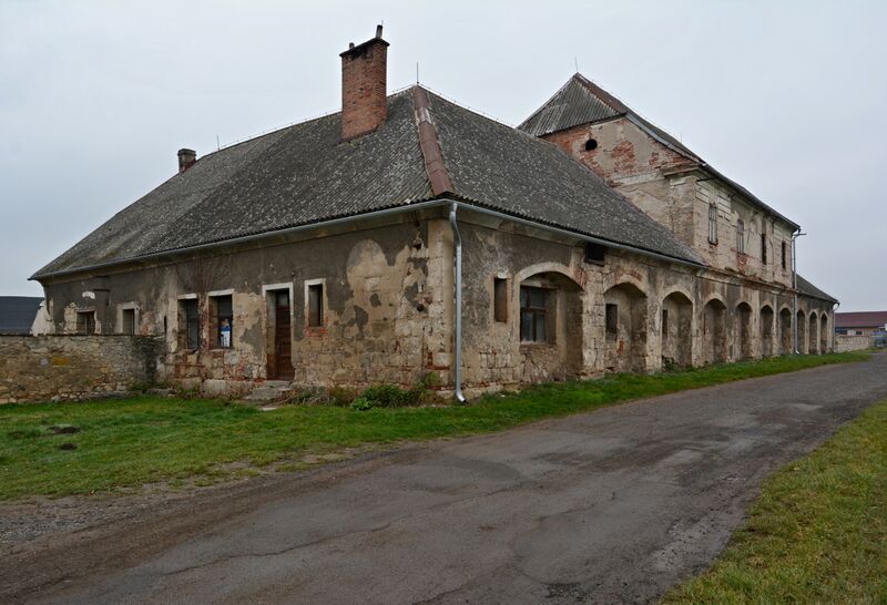 ملف:Hnevousice statek 2884.jpg