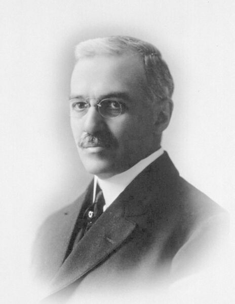 ملف:William Hallock Park.jpg