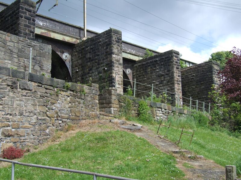 ملف:Broadbottom Village 0494.JPG