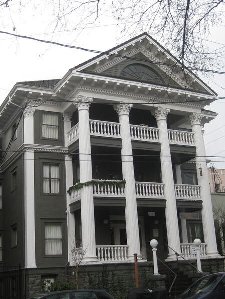 ملف:Day Building Portland.JPG