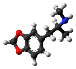 نموذج الكرة والعصا لجزيء المثيلين‌ديوكسي-مثامفيتامين .
