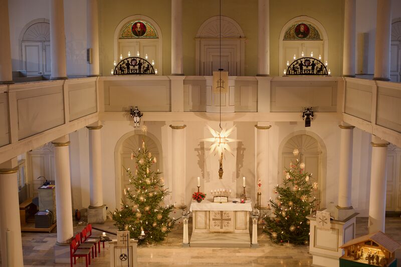 ملف:Martinikirche Altarraum 2.jpg