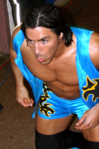 ملف:Paul London.jpg