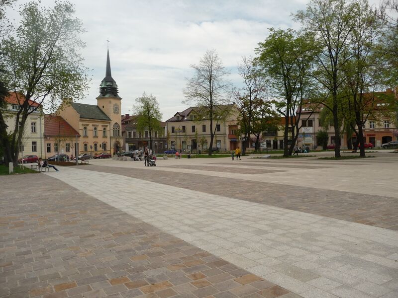 ملف:Rynek w Skawinie.JPG