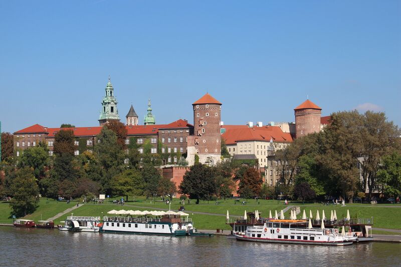 ملف:Wawel on Wisla.JPG