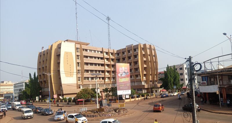 ملف:Cocoa House in Sunyani.jpg