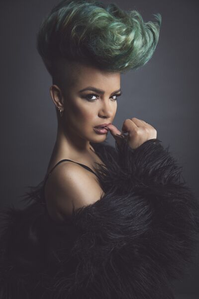 ملف:Eva Simons .jpg