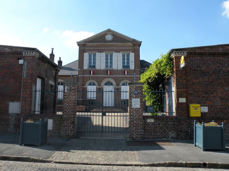 ملف:Mairie allonne 60.JPG