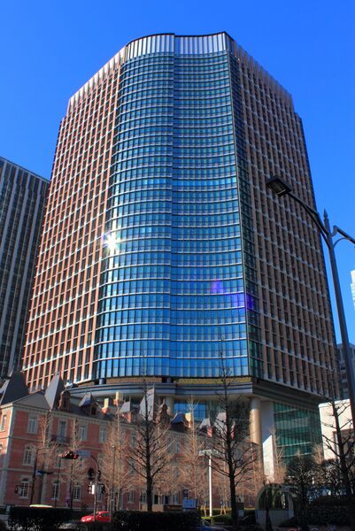 ملف:Marunouchi Park Building 2012.JPG