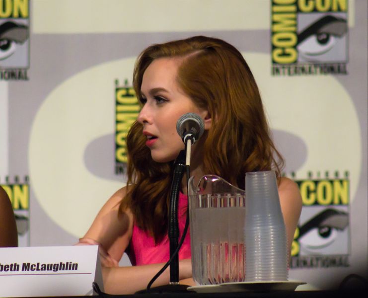 ملف:Elizabeth McLaughlin.jpg