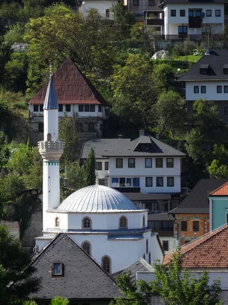 ملف:Esma-Sultanija-Moschee in Jajce 2014.jpg