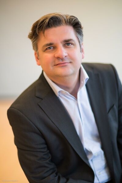 ملف:Christophe Dickès - 1.jpg