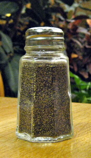 ملف:Pepper shaker.JPG