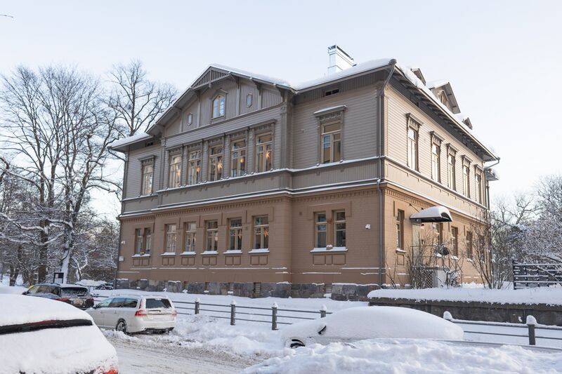 ملف:Puistokatu 4 -julkisivu.jpg