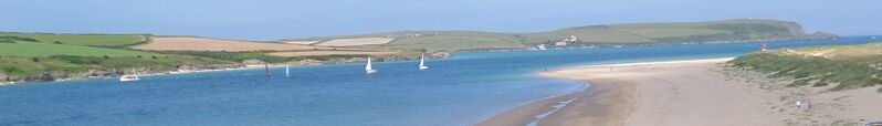 ملف:Rock banner Camel Estuary.jpg