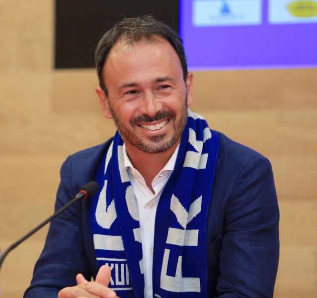 ملف:DIego Longo.jpg