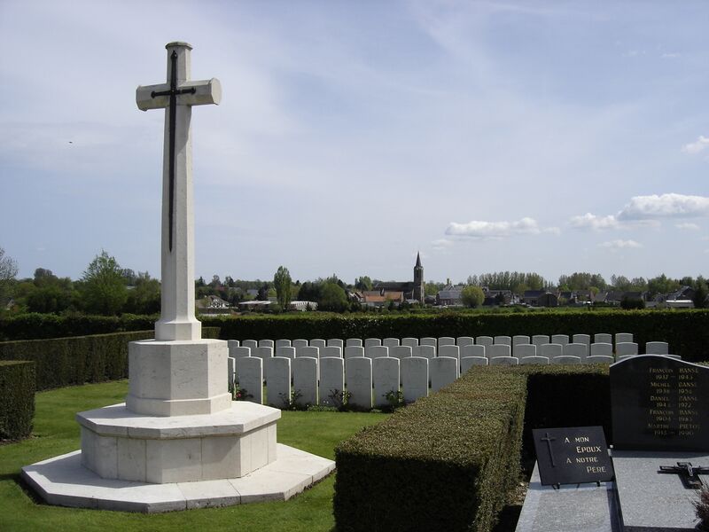ملف:Ors communal cemetery.jpg