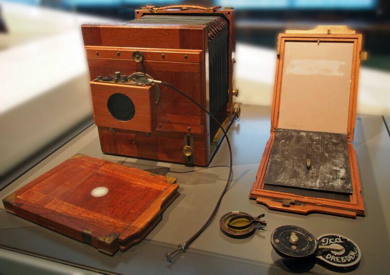ملف:Plattenkamera Celle Bomann-Museum 00.JPG