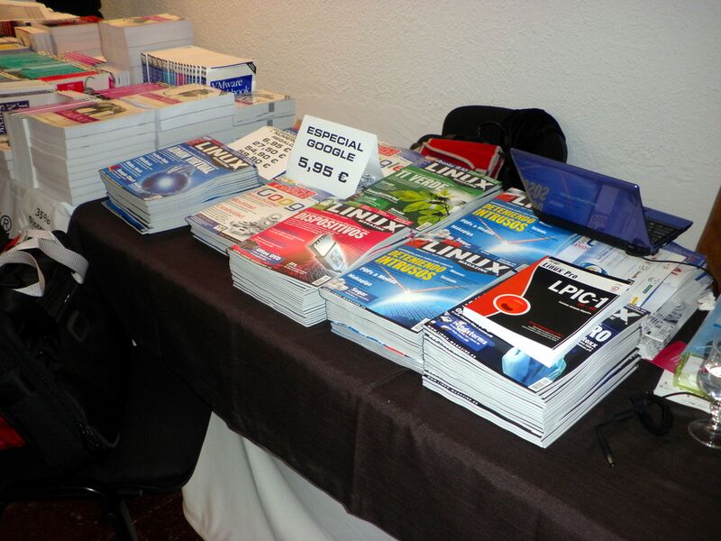ملف:Stand de Linux Magazine.jpg