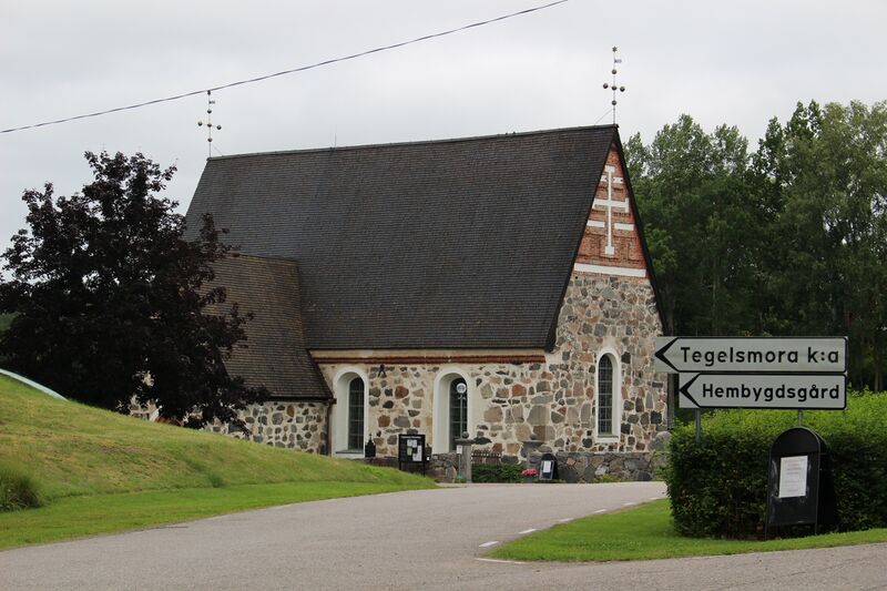 ملف:TegelsmoraKyrka2006.jpg