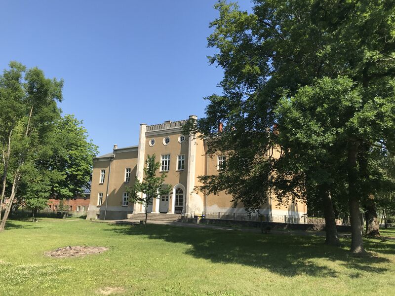 ملف:Uckerland-Güterberg Gutshaus.jpg