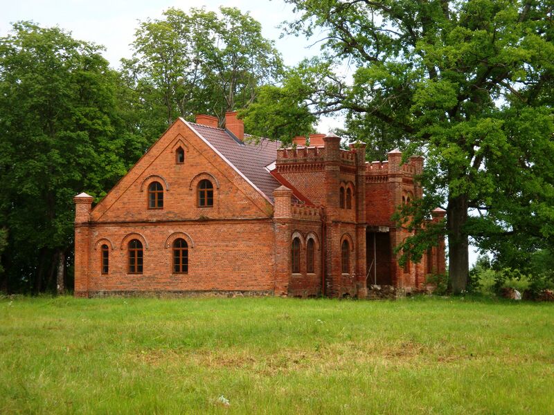 ملف:Ķipēnu muiža.jpg