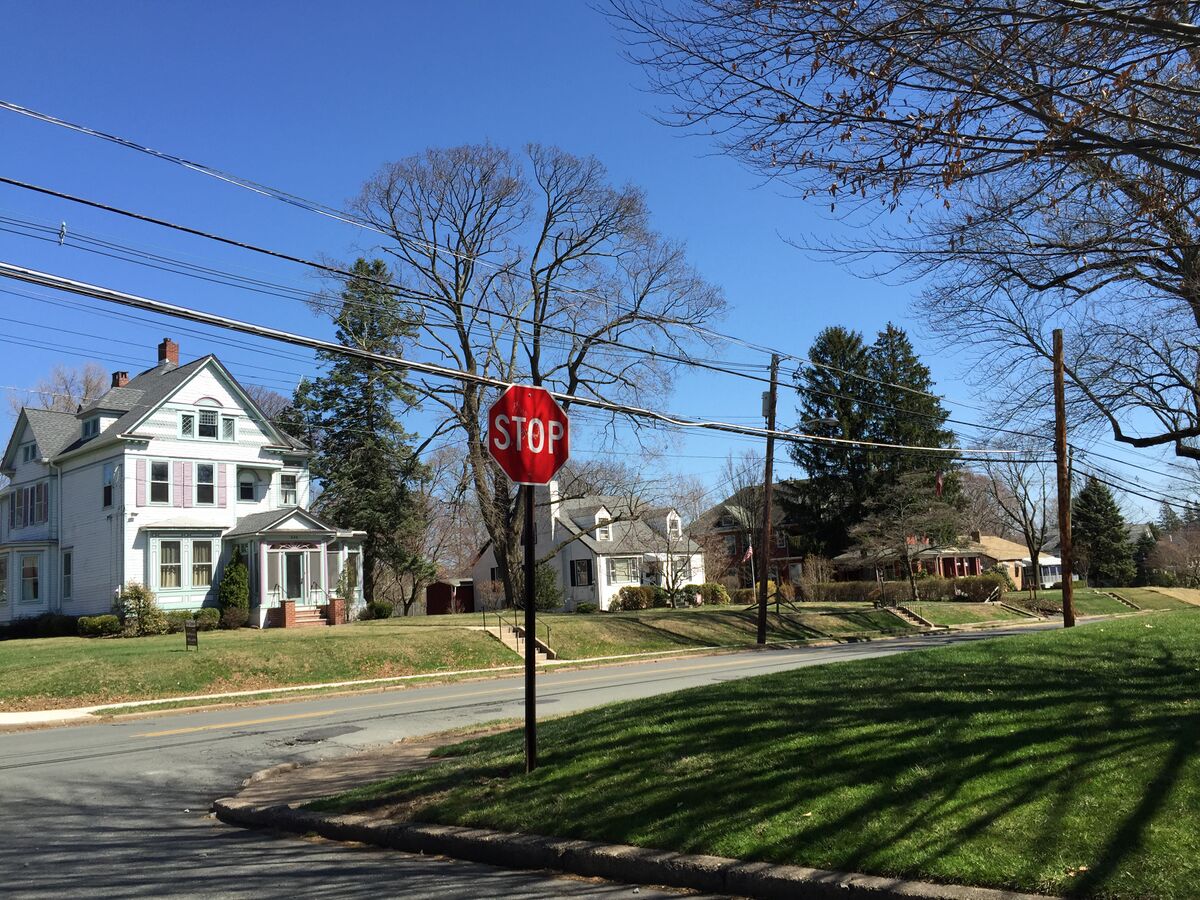 ملف20150412 14 41 19 Homes along Grand Avenue in the West Trenton