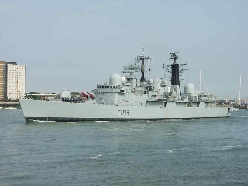 ملف:HMS Cardiff (D108) 1.jpg