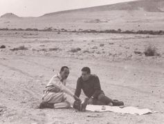 الجمسي وأهارون ياريڤ في محادثات الكيلو 101، مارس 1974.