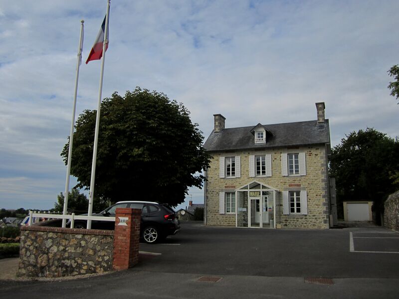 ملف:Bréville-sur-Mer - Mairie.JPG