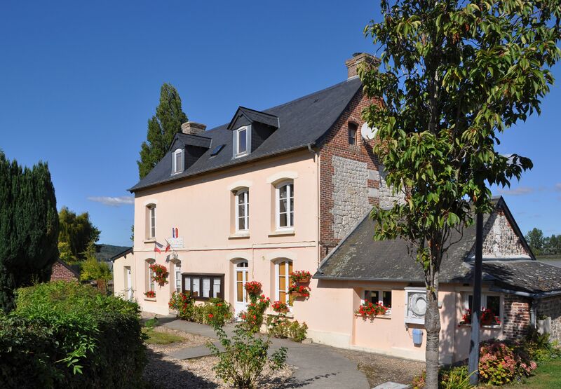 ملف:Vieux-Port Mairie R01.jpg