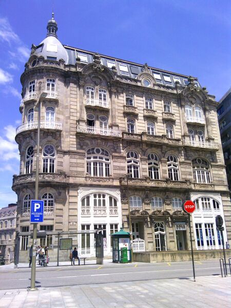 ملف:Edificio Moderno Vigo 01.jpg