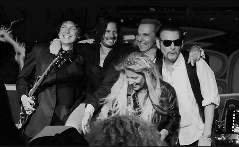 ملف:MISSING PERSONS LIVE 2016.png