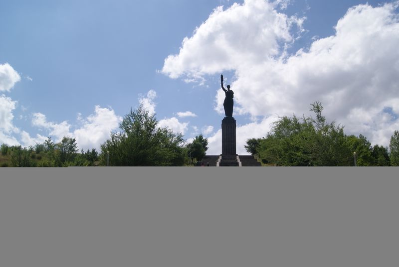 ملف:Mother Armenia, Gyumri.JPG