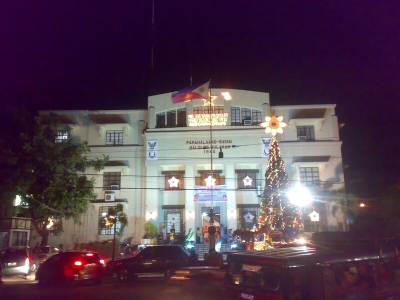 ملف:The Malolos Cityhall.jpg