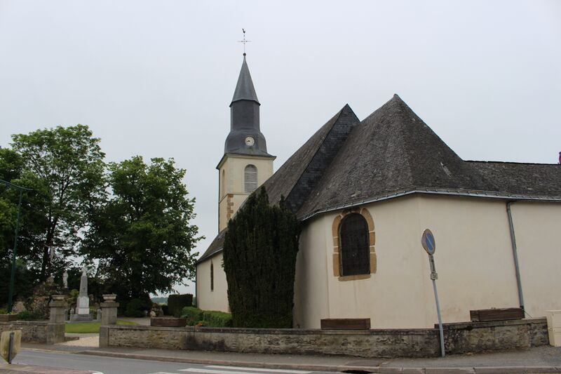 ملف:Église Saint-François-et-Saint-Pierre de Laubrières.JPG