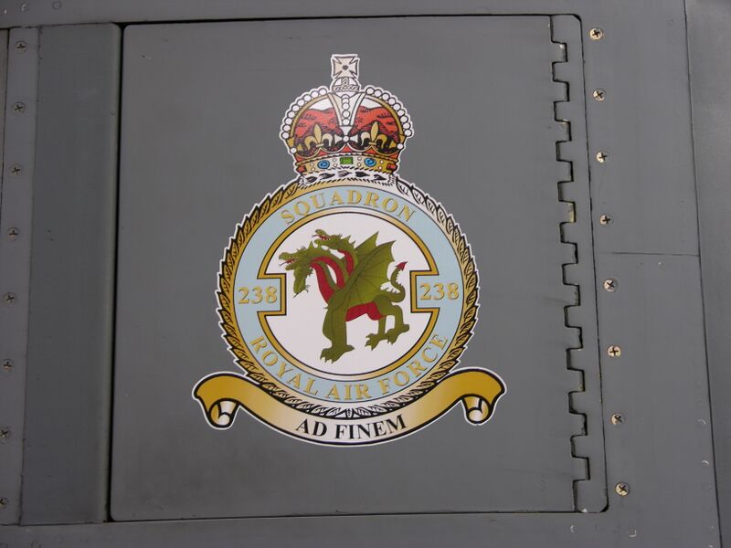 ملف:238 Squadron Badge (4022445439).jpg