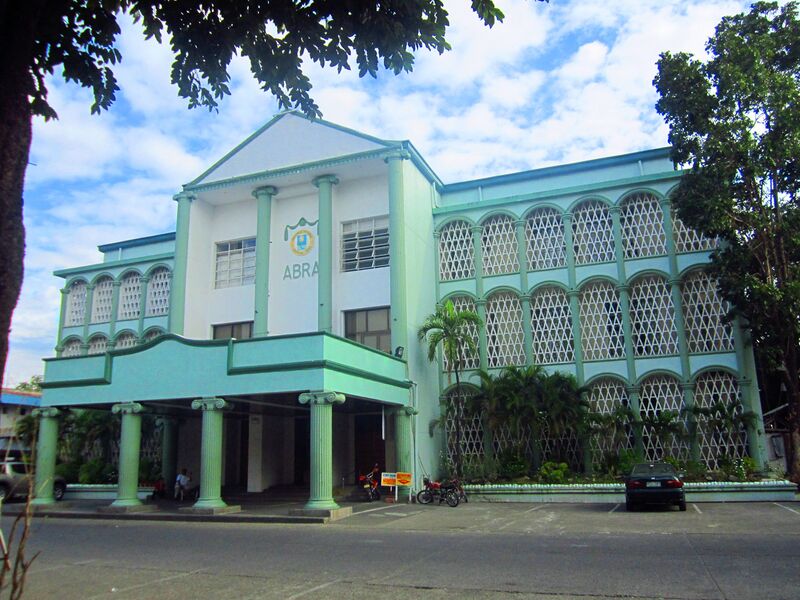 ملف:Abra Provincial Hall.JPG