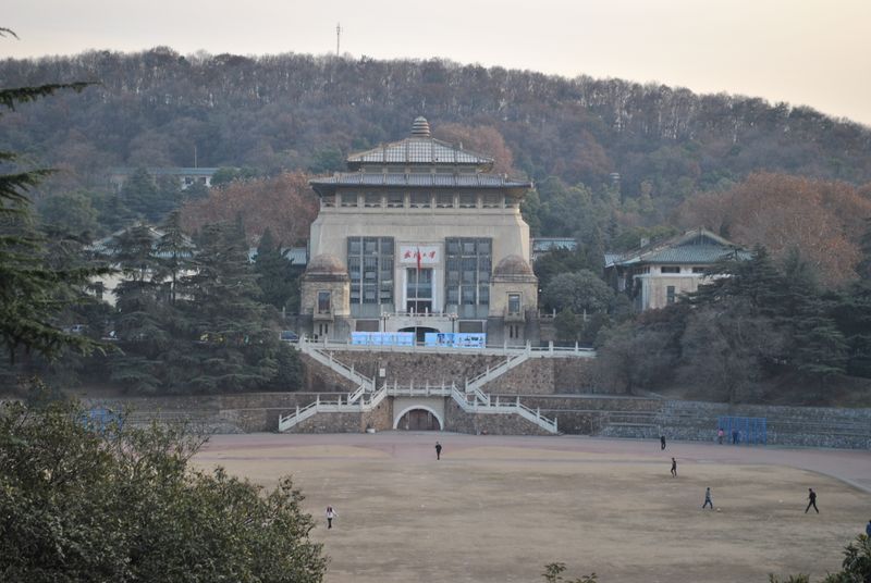 ملف:Admin bldg of whu.JPG