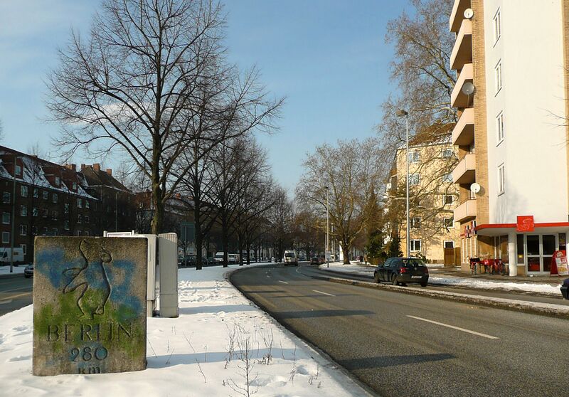 ملف:Berliner Allee Bär.jpg