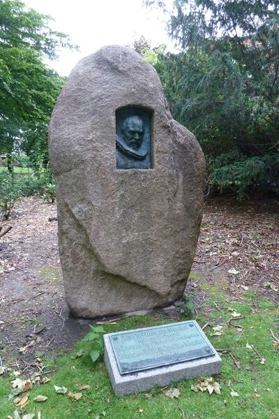 ملف:C.H.Manchot Denkmal.JPG