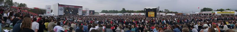ملف:FeteDeLHuma-panoramique-09092005.JPG